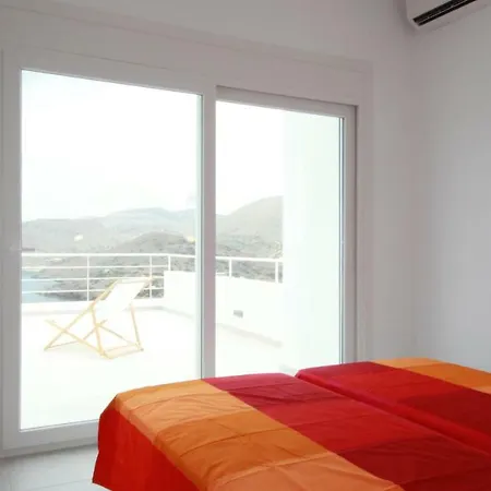 Syros-villa וילה Kini